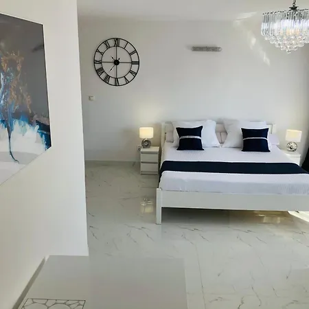 Lux Aparthotel *