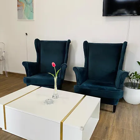 Lux Aparthotel 3*